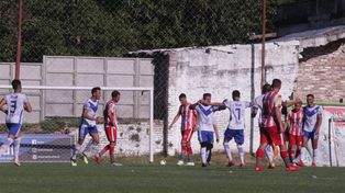 Sportivo Urquiza sorprendió a Atlético Paraná en el Mutio