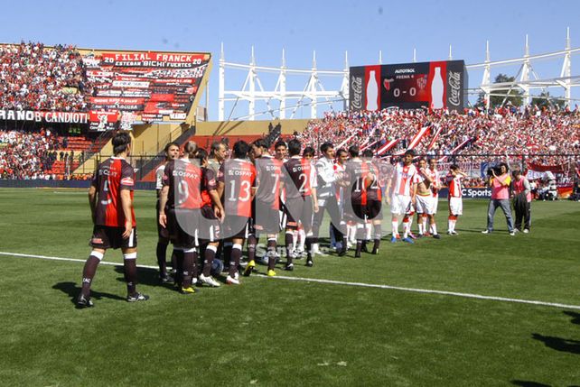 Seguridad en los estadios: Bonfatti viajó a Buenos Aires para analizar la vuelta del público visitante