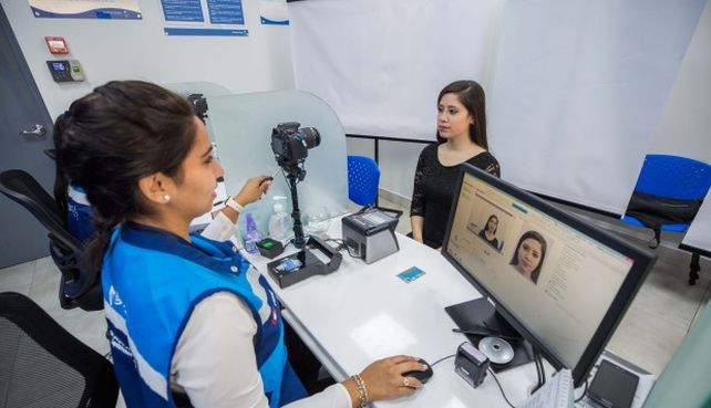 Expulsaron a una mujer peruana; sus hijos de 5 y 14 se quedaron en el país