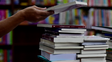 La crisis modifica hábitos de lectura: bibliotecas, libros usados, electrónicos y otros trucos