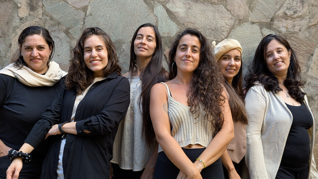 “Santafesinas” es una puesta artística donde mujeres santafesinas homenajean aotras mujeres santafesinas.