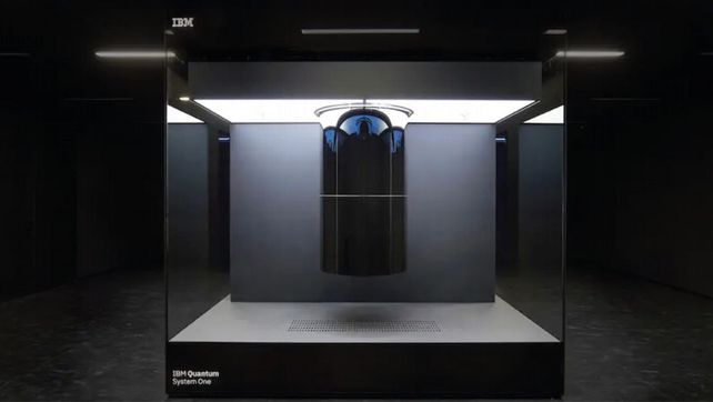 El look futurista de la computadora cuántica de IBM presentada en Alemania.&nbsp;