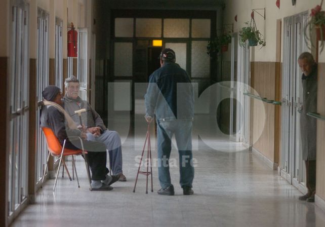 Llega a todos. Los tarifazos alcanzan también a los hogares de adultos mayores / Foto: José Busiemi - Uno Santa Fe