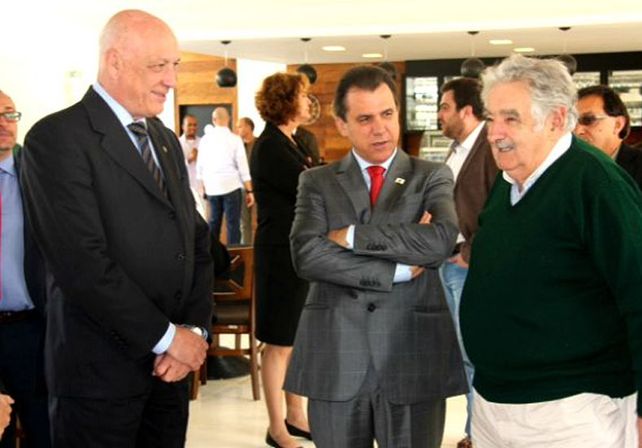 Bonfatti junto a Mujica y el alcalde de Sao Bernardo