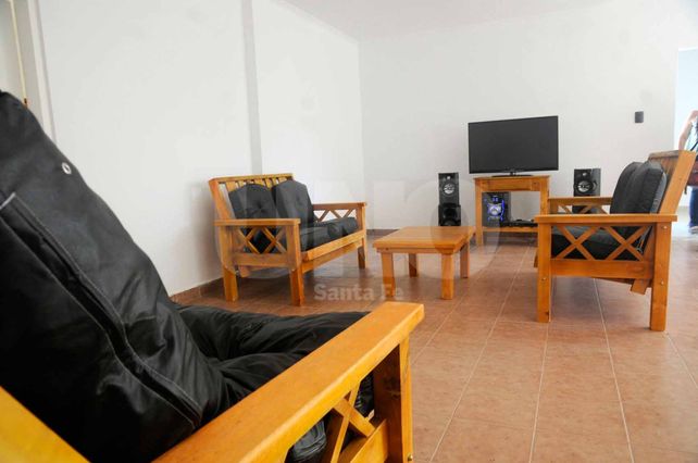 Un lugar seguro. Las personas podrán salir de la casa Un lugar seguro. Las personas podrán salir de la casa