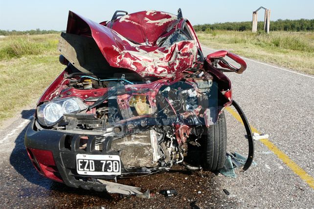 Murieron tres personas en un accidente frontal en cercanías de San Cristóbal