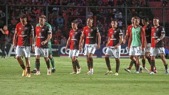 Colón perdió ante su gente y sigue en caída libre.