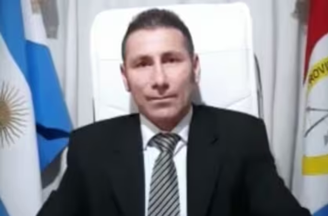 El jefe comunal de Landeta