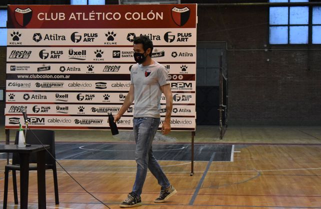 Eduardo Domínguez comienza a perfilar el Colón que debutará ante Defensa y Justicia.