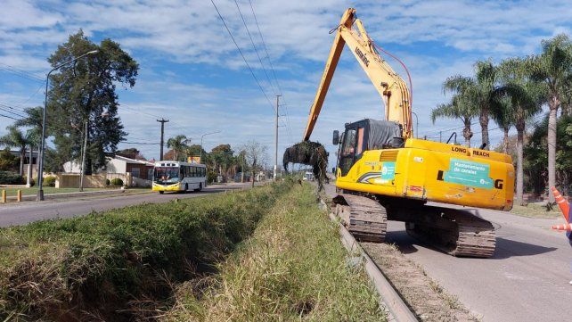 Los empleados municipales nucleados en Asoem se manifiestan. Los empleados municipales nucleados en Asoem se manifiestan.