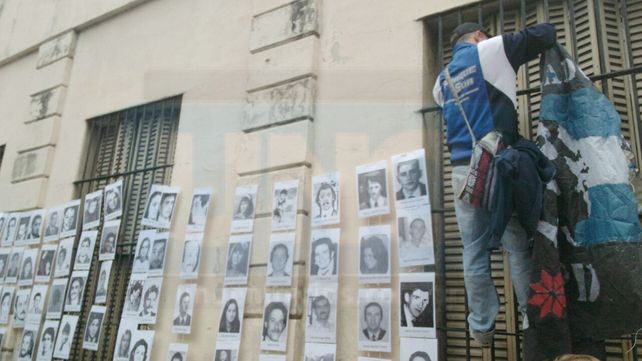 Causa Céparo: Organizaciones de DDHH se manifiestan frente al TOF de Paraná
