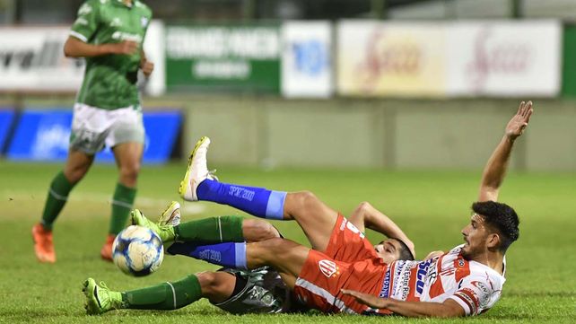 Duro golpe para el fútbol paranaense: descendió El Decano al Federal A