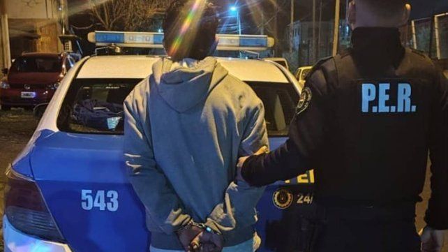 Paraná: robó prendas de vestir, lo descubrieron, huyó y lo atraparon