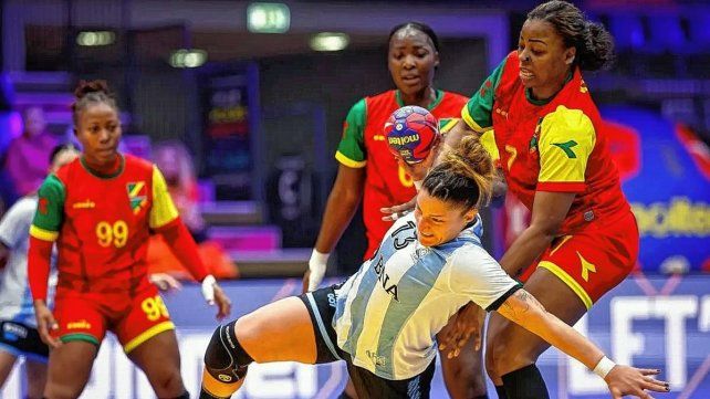 Handball: Argentina ganó y avanzó en el Mundial femenino