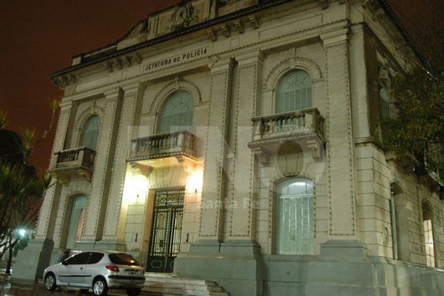 El joven conducía su moto sin casco, chocó y falleció