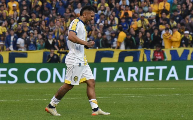 El Chaqueño Walter Montoya se lesionó en el clásico. Fue su último partido con la camiseta de Central.