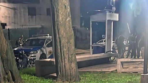 Detuvieron al acusado de balear en un partido de fútbol a un hombre en Parque Gazzano