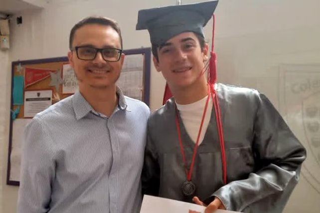 Colapinto aprovechó sus vacaciones en Argentina para terminar el colegio secundario