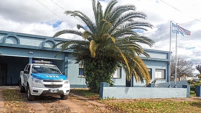 Un trágico suceso sacudió a Villa Domínguez en la tarde de este domingo.&nbsp;