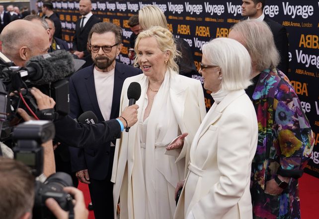 ABBA se volvió a reunir después de 40 años en la premier de su show futurista