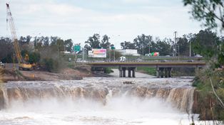Las lluvias dilatan el avance de las defensas en la cascada del Saladillo
