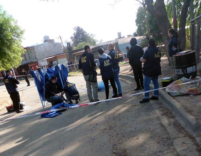 La Agencia de Investigación Criminal trabajaba en la escena del crimen.&nbsp;