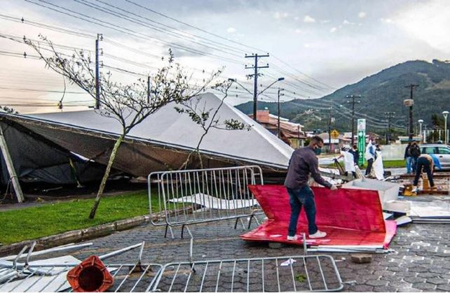 Temporal mortal en el sur de Brasil.