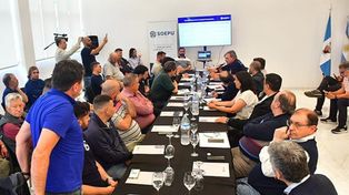 Representantes de organizaciones sindicales y referentes políticos cerraron filas contra el cierre de la fábrica de polioles.