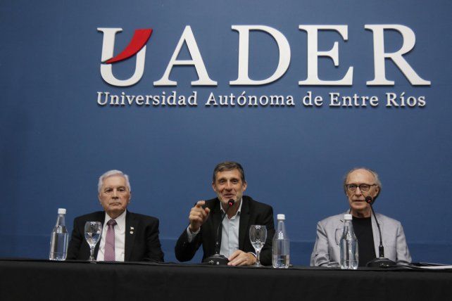 El libro en homenaje a Héctor Motta se presentó en la Uader.&nbsp;Foto: Juan Ignacio Pereira