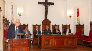 Jura del nuevo ministro de la Corte Suprema de Santa Fe, Rubén Weder.