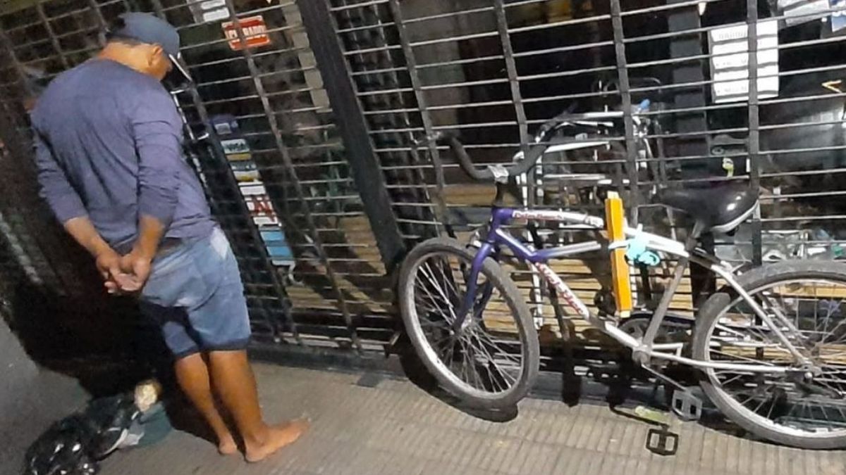 Un hombre quiso robar una bicicleta en el centro y fue detenido por ...