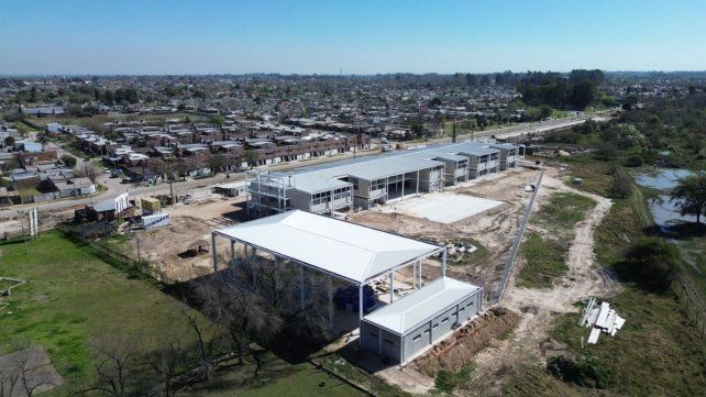 El nuevo edificio educativo que construye la Provincia en el norte de la ciudad ya cuenta con un avance que supera el 75 % de la obra.