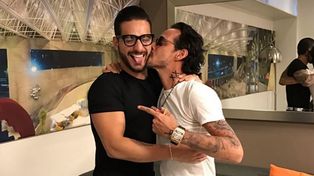 Polémica por el beso amoroso de Maluma y Marc Anthony en una foto en Instagram