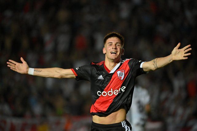 Mastantuono hace historia en el club.