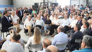 Sergio Massa dialoga con empresarios en una actividad que se desarrolló en la ciudad de Rafaela.
