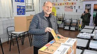 El gobernador Omar Perotti voto en Rafaela