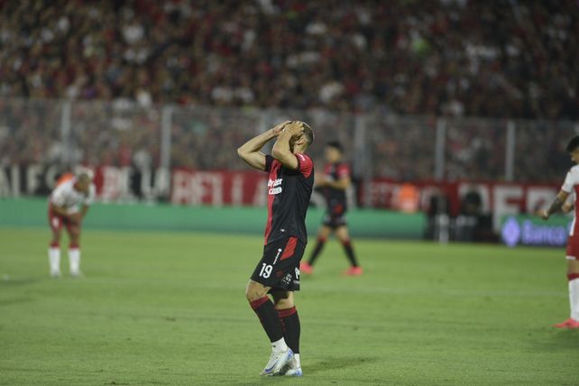 Newells sigue pagando caro los errores defensivos.
