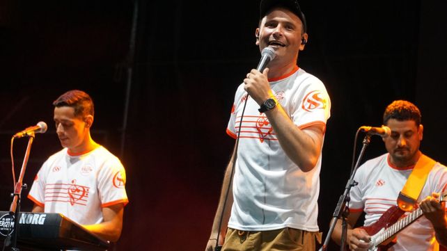 Fiesta Nacional de la Artesanía: Pinky y Uriel Lozano animaron el domingo