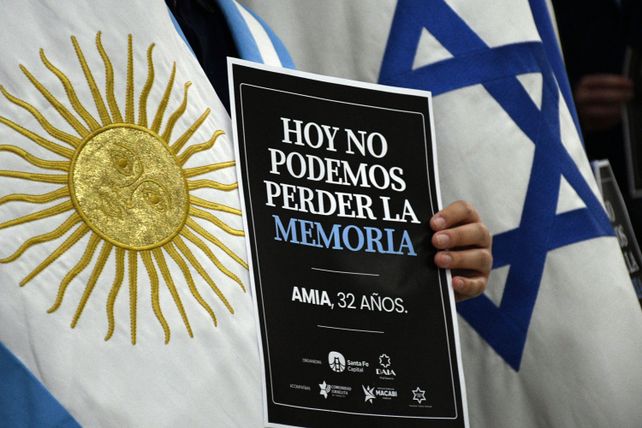 32º aniversario: Santa Fe conmemoró el atentado a la AMIA