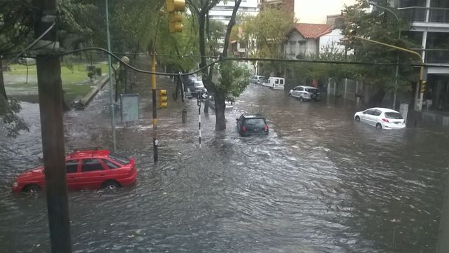 Mar del Plata: cayeron 100 mm en pocas horas y hay más de 100 evacuados