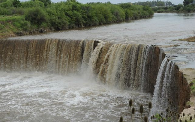 Precaución. La erosión torna muy peligrosas a las barrancas. (Foto: Suárez Meccia)