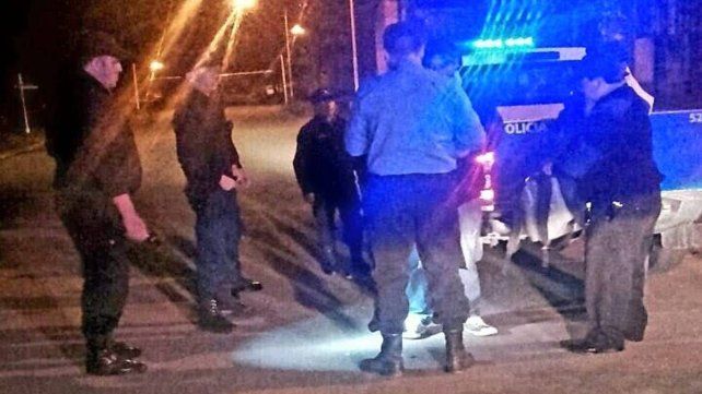 Vos salís con mi mujer, tomá: un motociclista le pegó un tiro en la cabeza a un hombre en B° General López