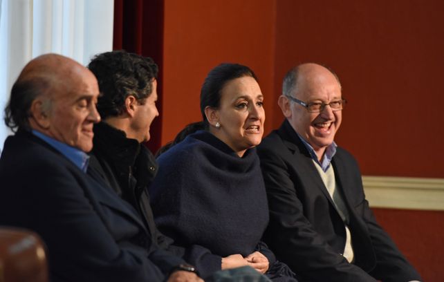La vicepresidenta Gabriela Michetti junto a los candidatos de Cambiemos a diputados nacionales.&nbsp;
