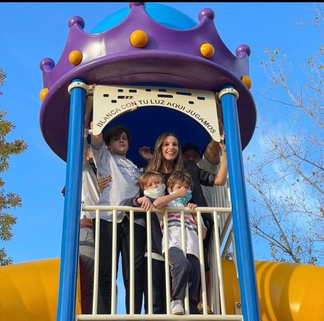 Pampita confió en una empresa rosarina para recordar a su hija Blanca
