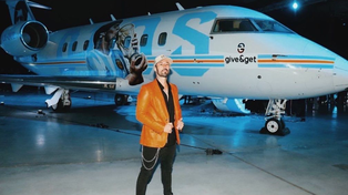 Pintó el avión de Maradona y viene a Rosario a hacer un mural de Messi, Di María y La Fiera