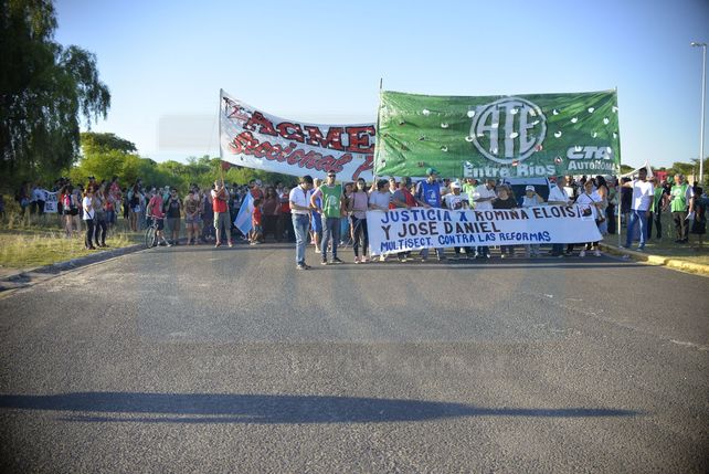 Una marcha pacífica pero con memoria recordó a las victimas de la represión policial de 2001