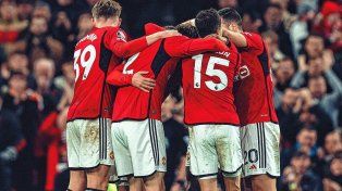 Manchester United batió a Luton Town y continúa la levantada