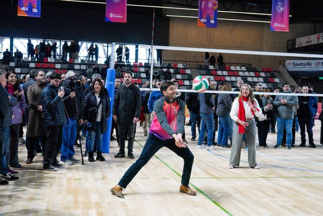 El gobernador Pullaro en la inauguración del Microestadio en el parque Independencia de Rosario.