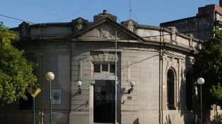 Ladrones abandonan su carro y el caballo con todo lo robado