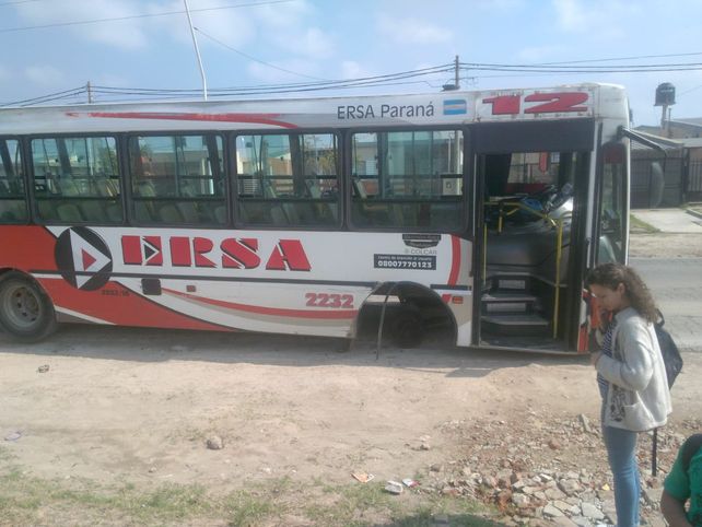 El colectivo que llevó a los pasajeros varados tardó 50 minutos en pasar.&nbsp;